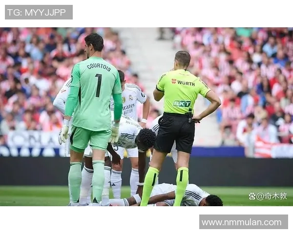 足坛夜幕降临德比战火重燃罗马逆袭登顶皇马遭遇平局马竞小胜继续追逐